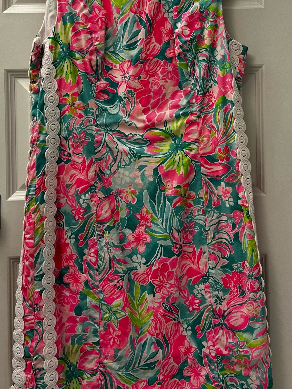 Lilly Pulitzer Bright Pink Label with Multicolor Floral Edge